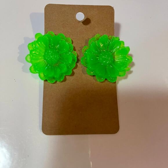 Handmade epoxy resin large flower earrings - neon green - Picture 1 of 3